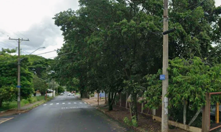 Sinalização de trânsito em frente ao Centralizado da Prefeitura exige reforço