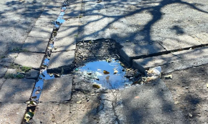 Problemas no asfalto da Rua Bento Aranha do Amaral geram reclamações
