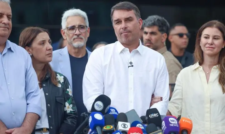 STF desmente operação de busca e apreensão na casa de Flávio Bolsonaro
