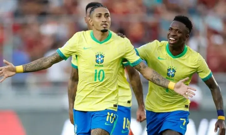 Ausência de Raphinha na Bola de Ouro é criticada por técnico rival