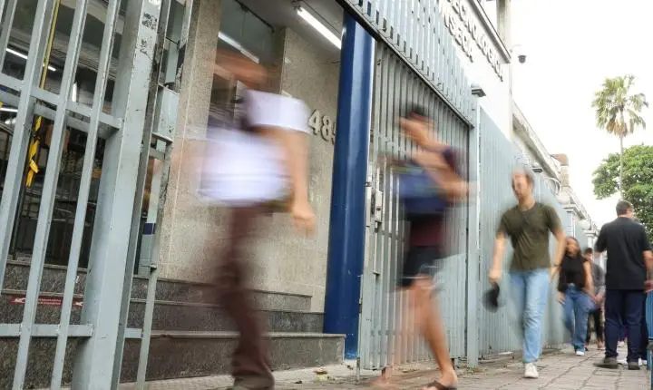 Prazo para escolher idioma do Enem 2026 termina neste domingo