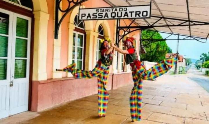 Trupe do Quintal leva acrobacias, malabares e interação ao público em Araraquara