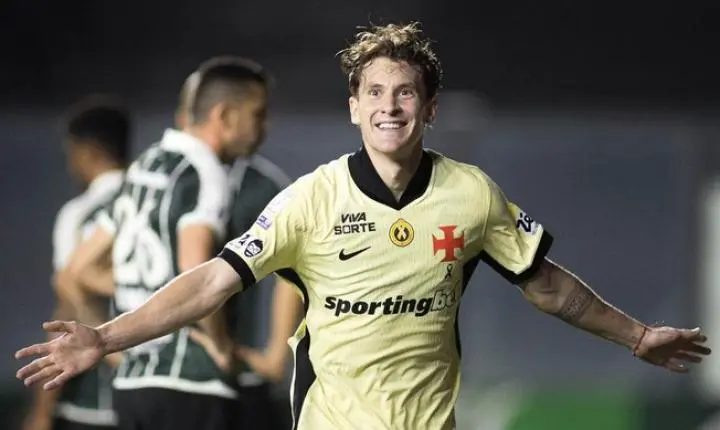 Vasco prepara mudanças na zaga e no ataque para enfrentar o Corinthians