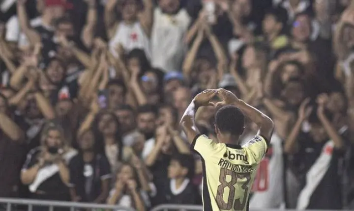 Vasco garante renovação de Ramon Rique até o fim de 2030