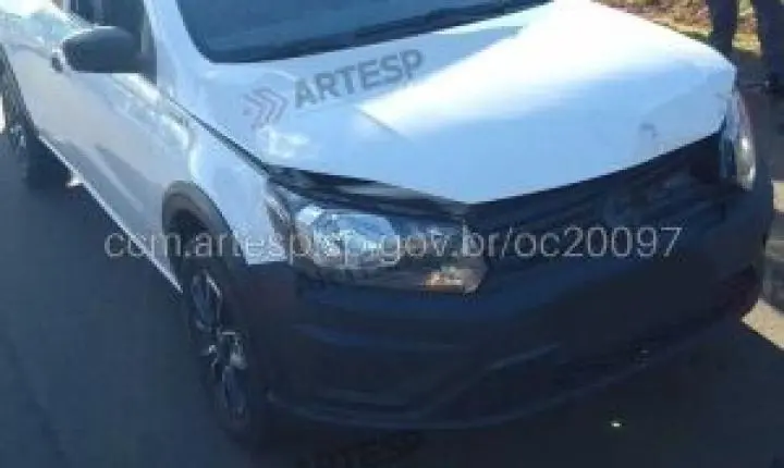 Viatura da PM sofre colisão na traseira em rodovia de São Carlos