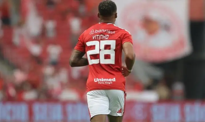 Vitinho, do Internacional, marca o gol mais rápido do Brasileirão 2026