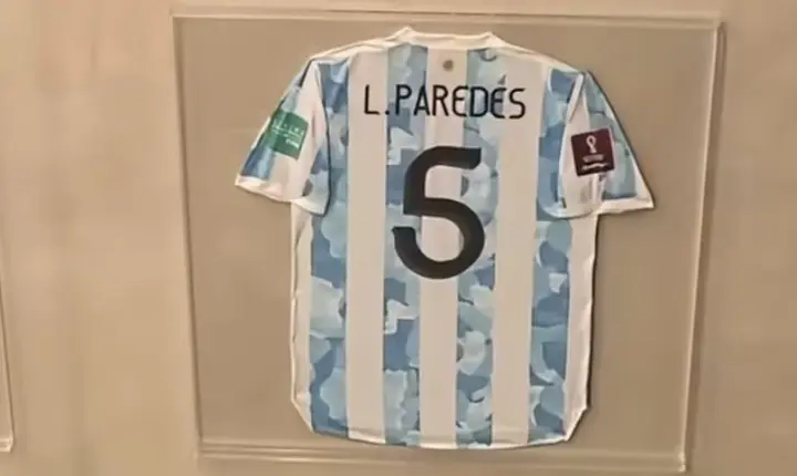Neymar publica camisa de Paredes após eliminação do Vasco pelo Boca Juniors