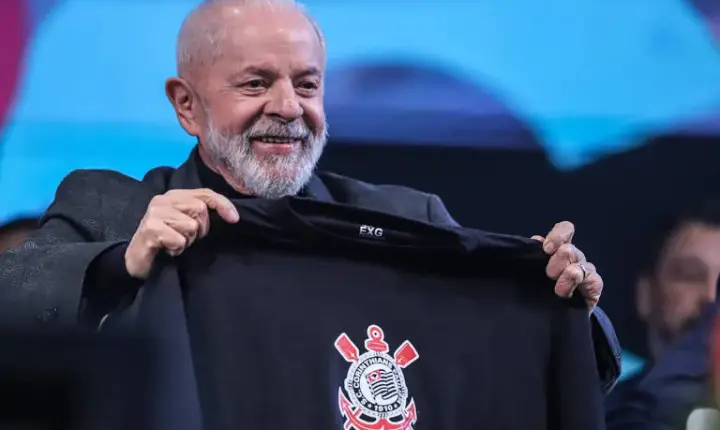 Lula critica apostas esportivas e provoca o Palmeiras durante entrevista no Flow
