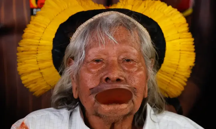 Cacique raoni recebe cuidados paliativos aos 94 anos em mato grosso