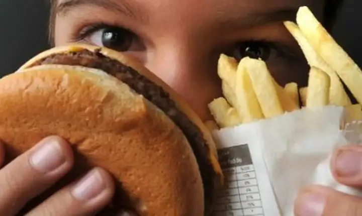 OMS lança diretrizes inéditas para combater a obesidade infantil global