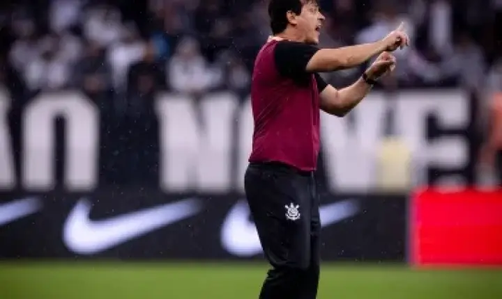 Fernando Diniz no Corinthians defende trabalho após sete jogos sem vitória