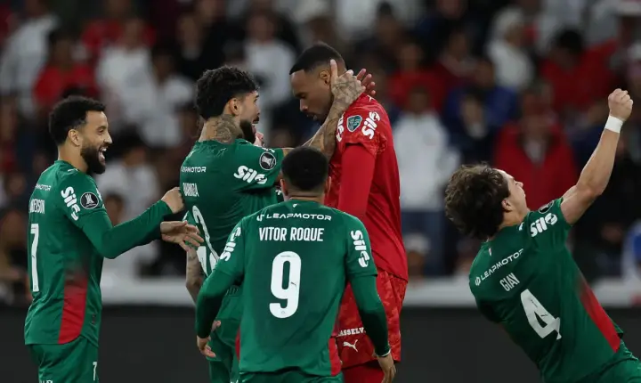 Carlos Miguel brilha nos pênaltis e celebra classificação do Palmeiras