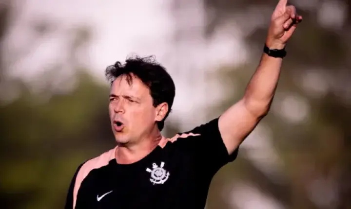 Fernando Diniz projeta reviravolta do Corinthians na Copa Libertadores