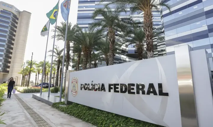 Polícia Federal envia a ministros do STF dados do celular de Daniel Vorcaro