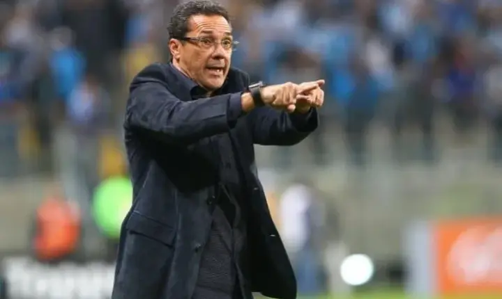 Luxemburgo quebra o silêncio sobre o Corinthians e impõe condição