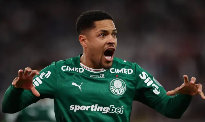 Brasileirão movimenta domingo com cinco jogos e disputa pela liderança