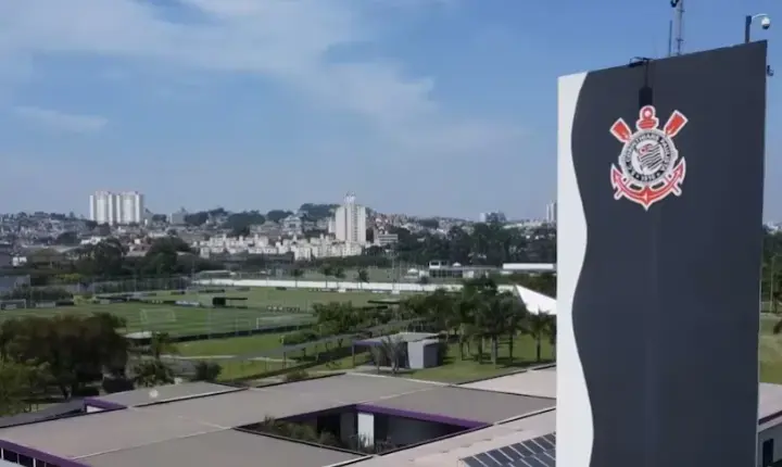 Corinthians reforça segurança após ataque com rojões no CT