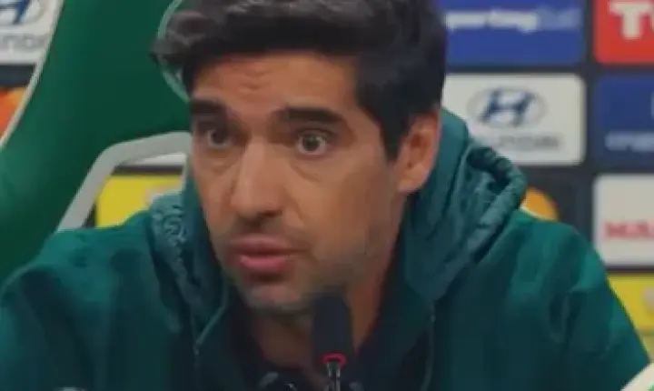 Abel Ferreira celebra vaga na final da Copa Libertadores com o Palmeiras