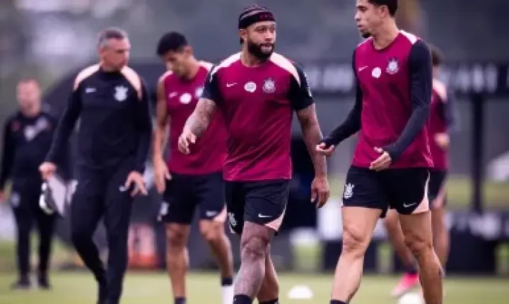 Memphis Depay sofre lesão e preocupa o Corinthians para jogo contra o Vasco